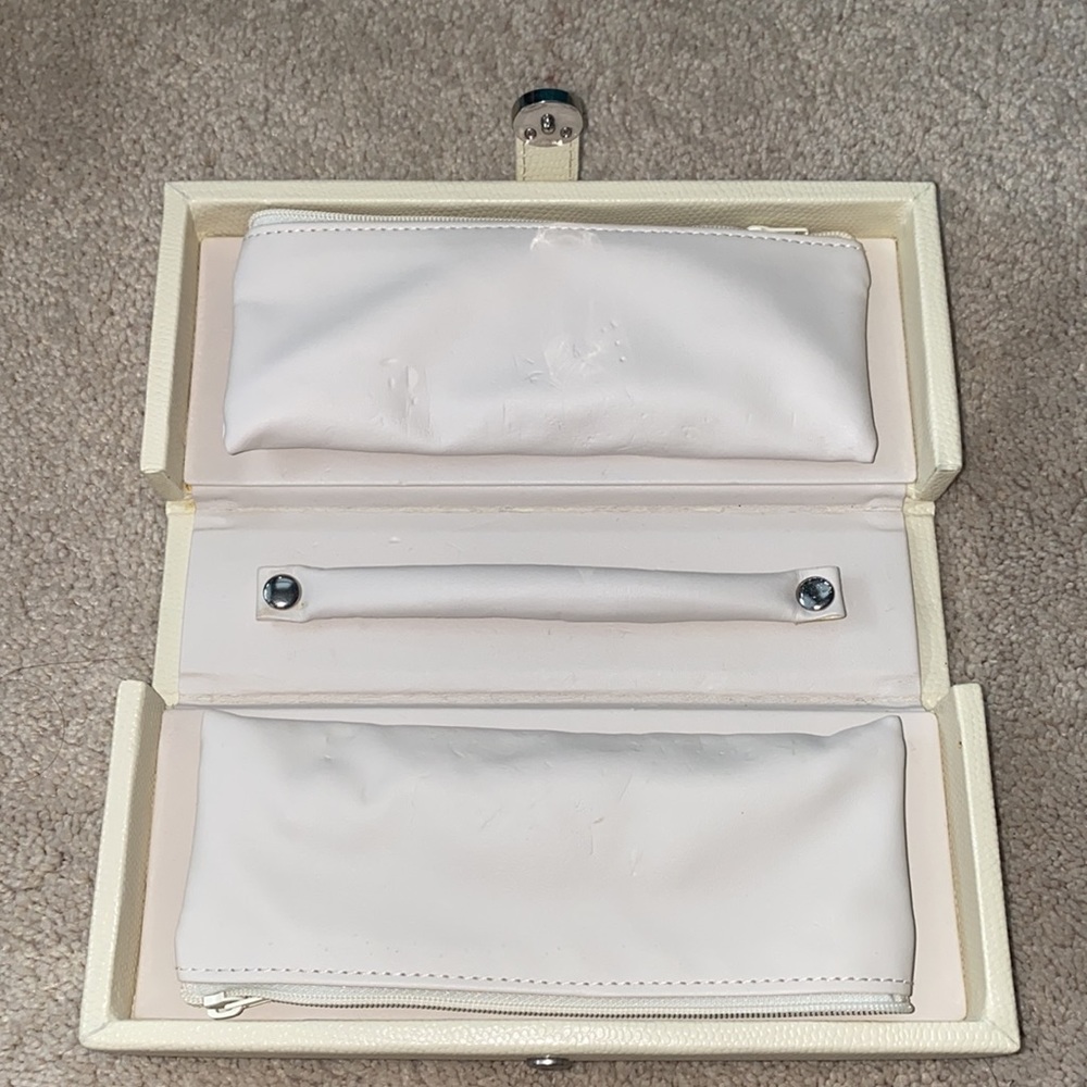 Pottery barn jewelry case - Picture 2 of 6